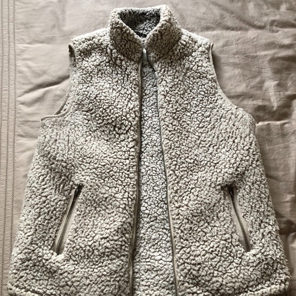 Thread and Supply Sherpa Vest - Picture 1 of 4